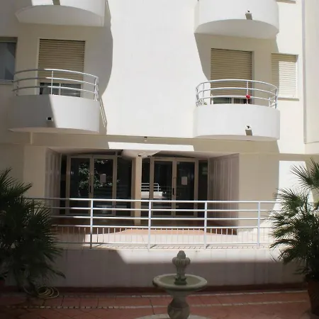 3 Pieces Avec Piscine, Proche Et Commerces - Villeneuve-loubet, Ideal Pour 4 Personnes - Fr-1-252a-40 *