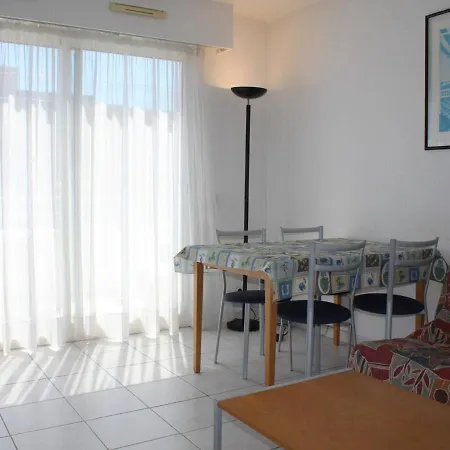 Apartment 3 Pieces Avec Piscine, Proche Et Commerces - Villeneuve-loubet, Ideal Pour 4 Personnes - Fr-1-252a-40