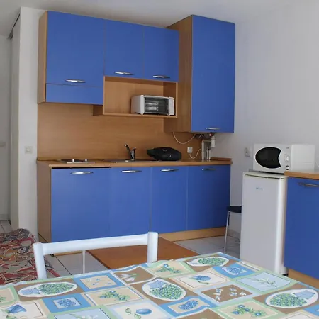 3 Pieces Avec Piscine, Proche Et Commerces - Villeneuve-loubet, Ideal Pour 4 Personnes - Fr-1-252a-40 Lejlighed *